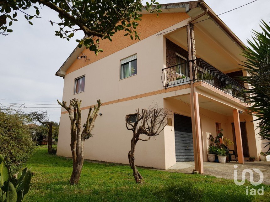 Casa / Villa T4 em Campos e Vila Meã de 127 m²