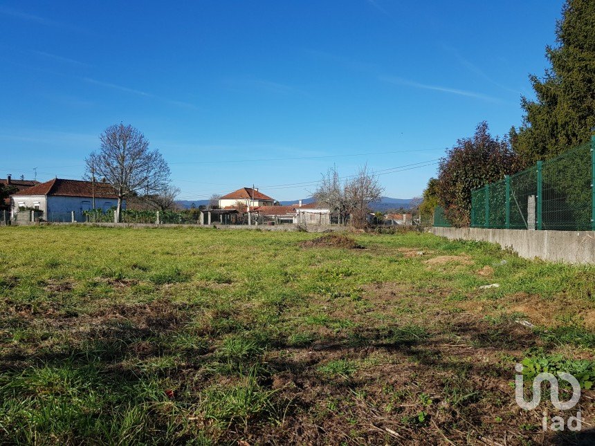 Terreno em Campos e Vila Meã de 1 214 m²