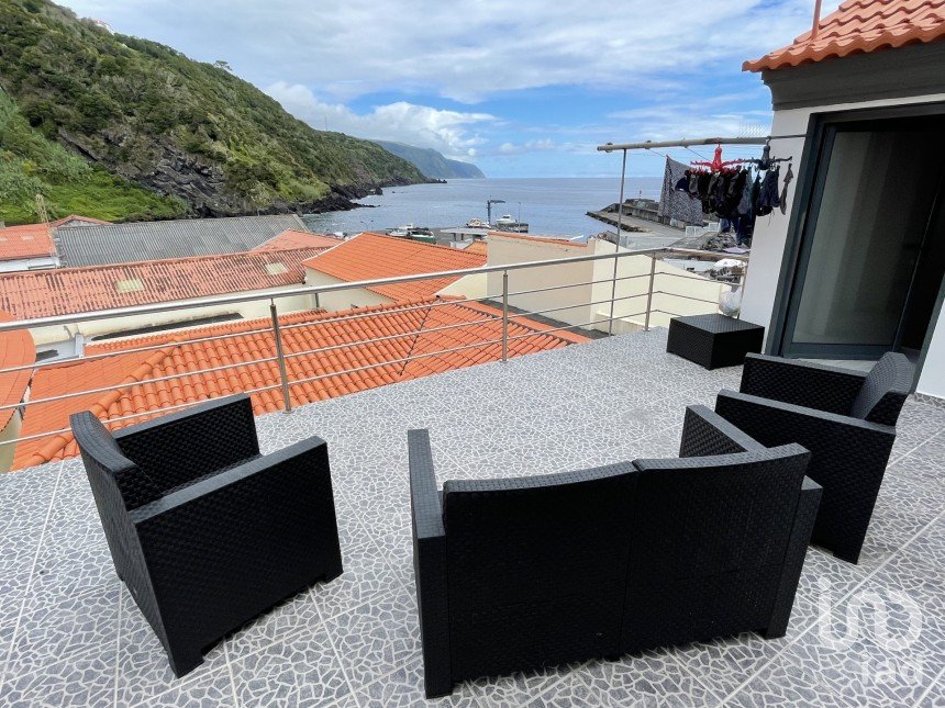 Casa / Villa T6 em Calheta de 470 m²