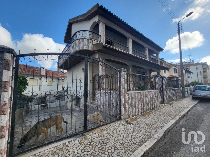 Casa / Villa T3 em Agualva E Mira-Sintra de 145 m²