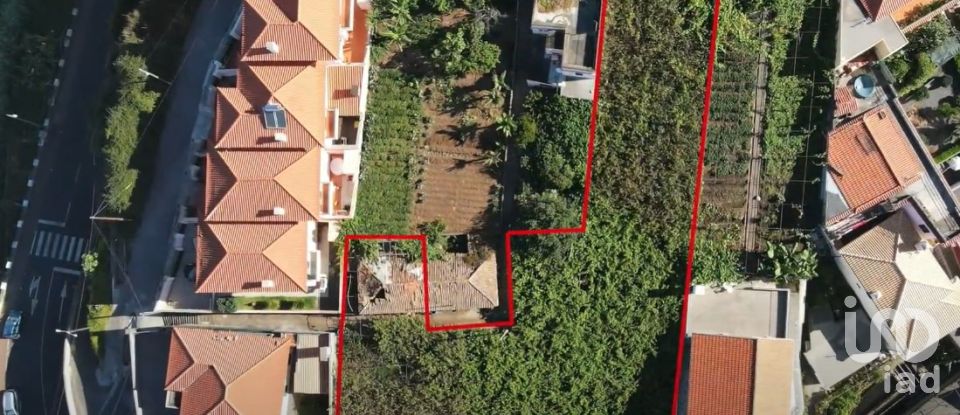 Terreno em Estreito de Câmara de Lobos de 1 325 m²