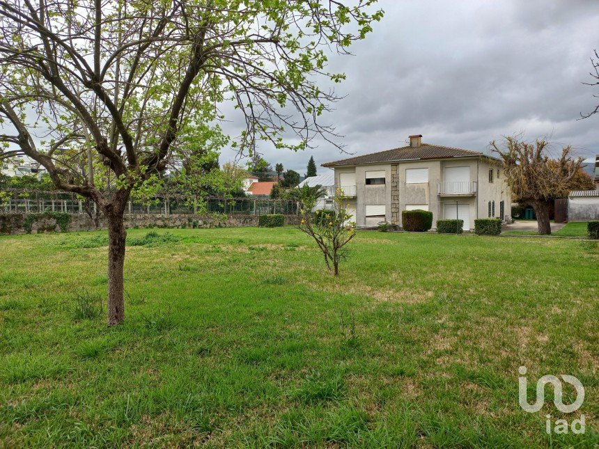 Maison traditionnelle T8 à Barcelinhos de 432 m²