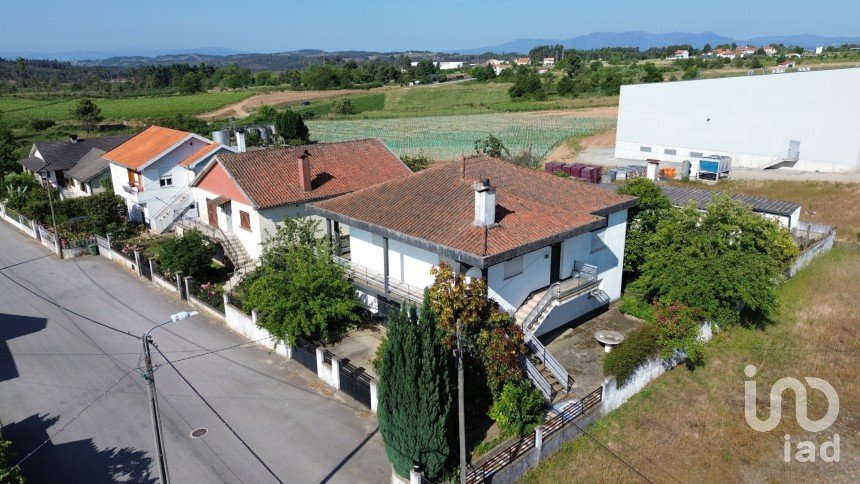 House T3 in São Martinho de Antas e Paradela de Guiães of 269 m²