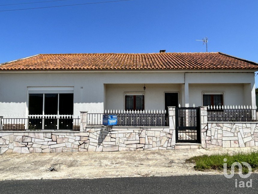 Casa de aldeia T2 em Alcanede de 135 m²