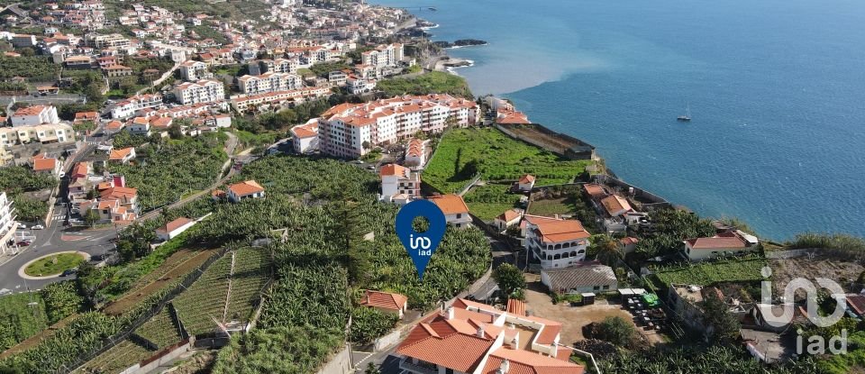 Land in Câmara de Lobos of 2,110 m²