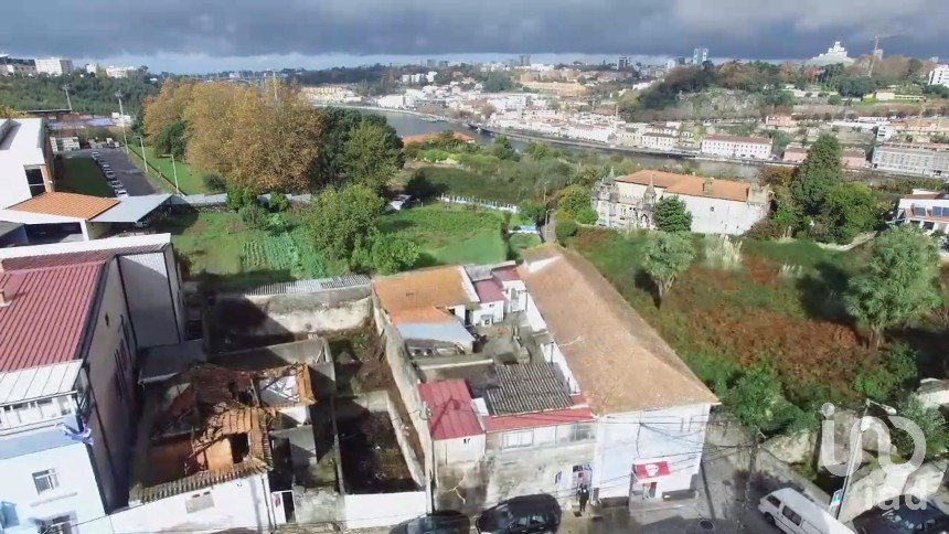 Bâtiment à Santa Marinha E São Pedro Da Afurada de 369 m²