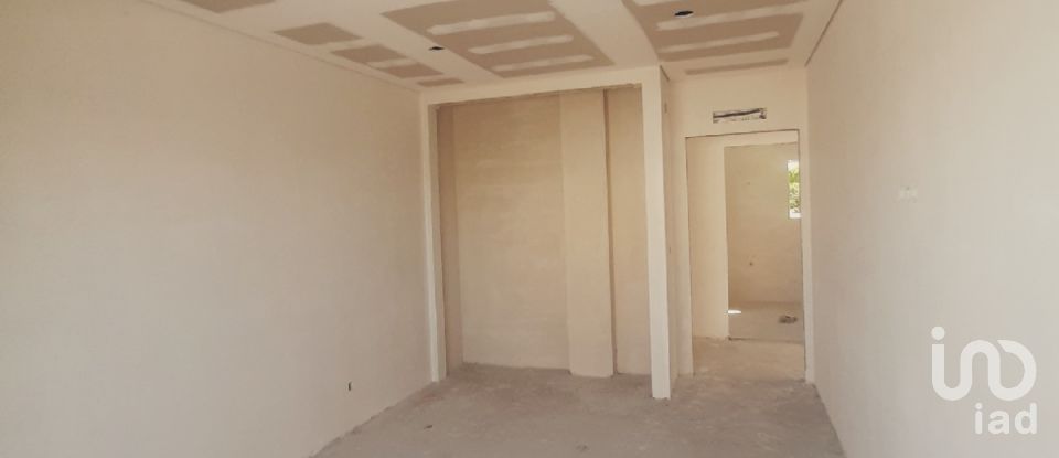 Casa T3 em Fernão Ferro de 174 m²