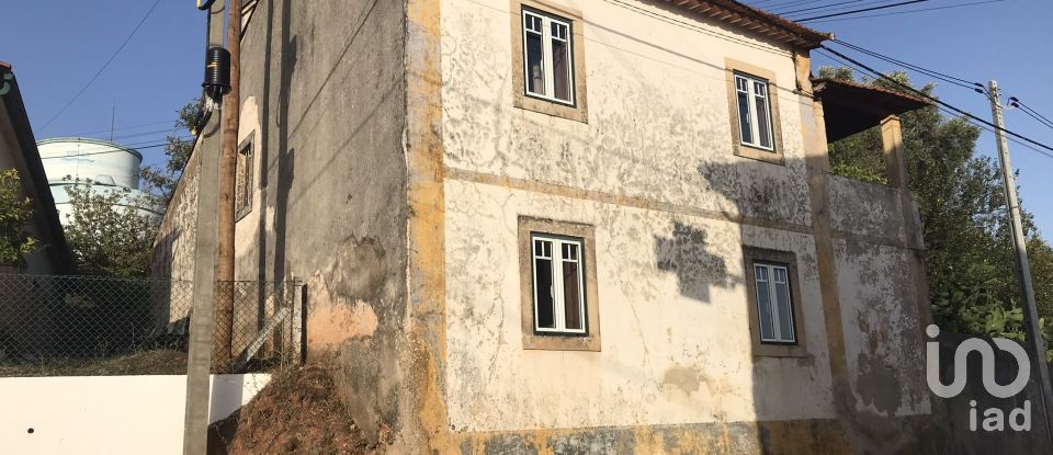 Casa de aldeia T2 em Casais e Alviobeira de 128 m²