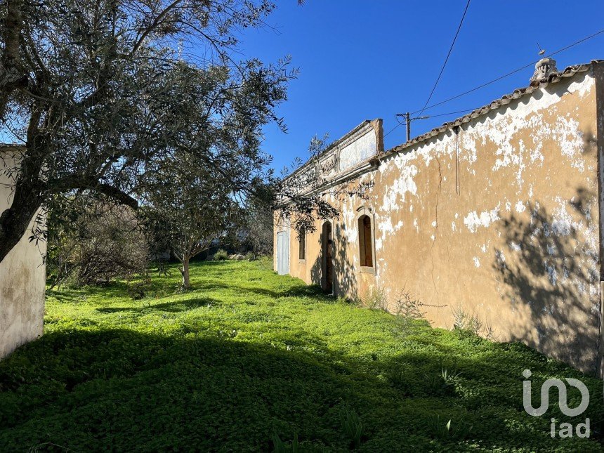 Traditional house T3 in Loulé (São Clemente) of 168 m²