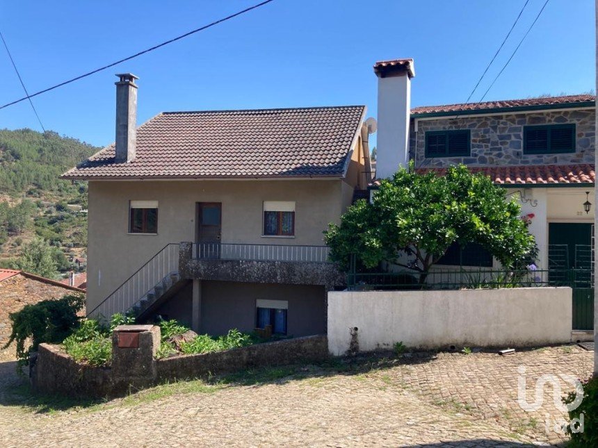 Casa de aldeia T5 em Sobreira Formosa e Alvito da Beira de 143 m²