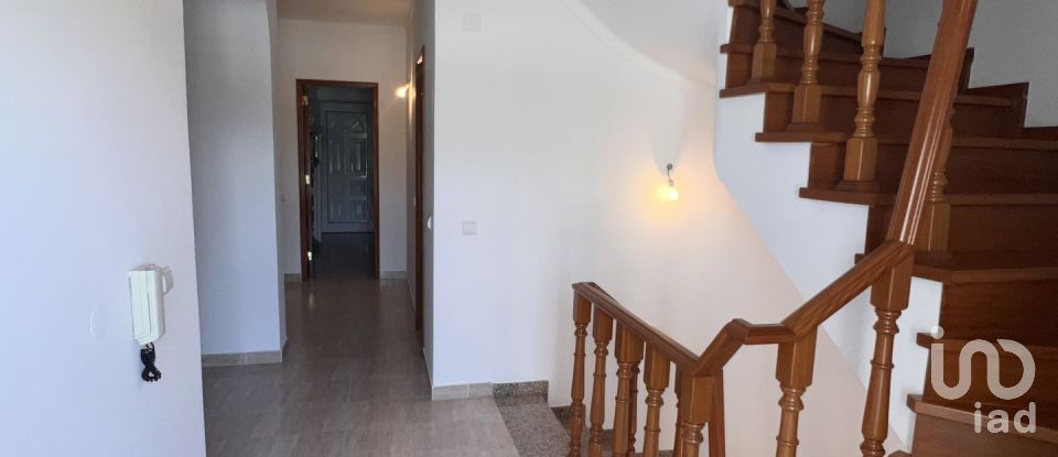 Gîte T4 à Charneca De Caparica E Sobreda de 225 m²