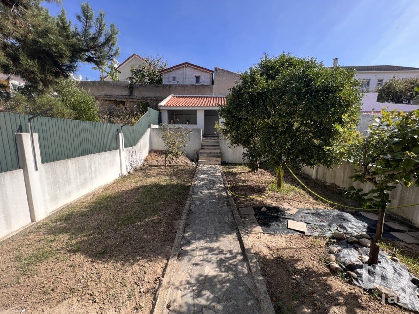 Gîte T4 à Charneca De Caparica E Sobreda de 225 m²