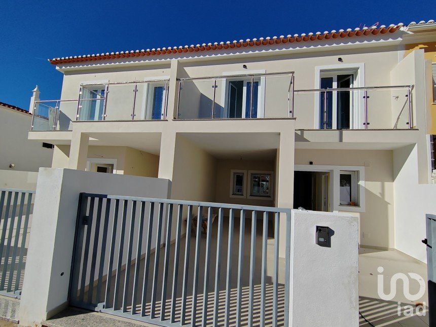 Casa / Villa T2 em Altura de 140 m²