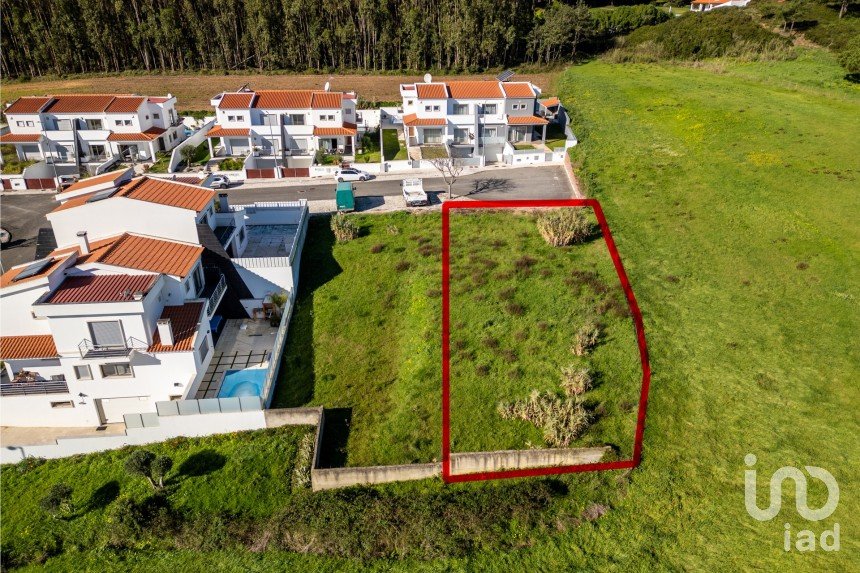 Terrain à Famalicão de 437 m²