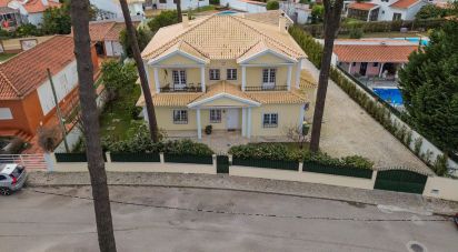 Casa T5 em Corroios de 373 m²