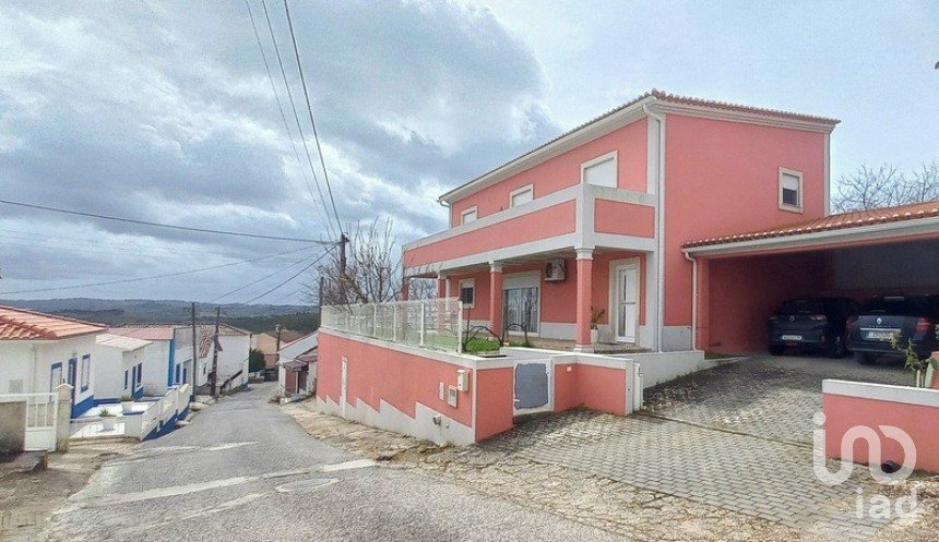 Casa / Villa T4 em Aldeia Galega da Merceana e Aldeia Gavinha de 294 m²