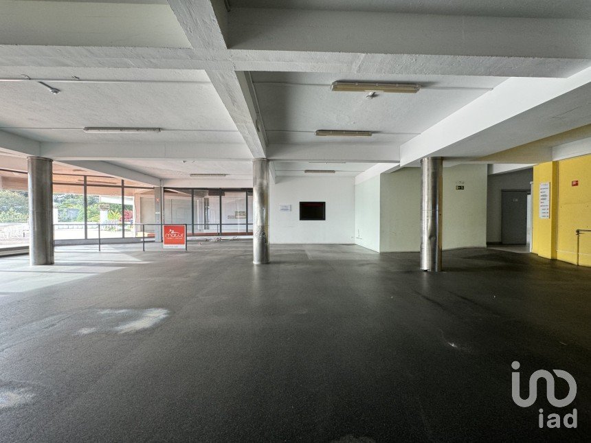 Loja / Estabelecimento Comercial em Água de Pena de 532 m²