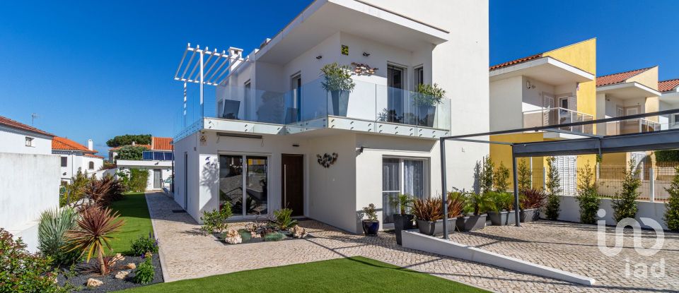 House T4 in Sesimbra (Castelo) of 210 m²