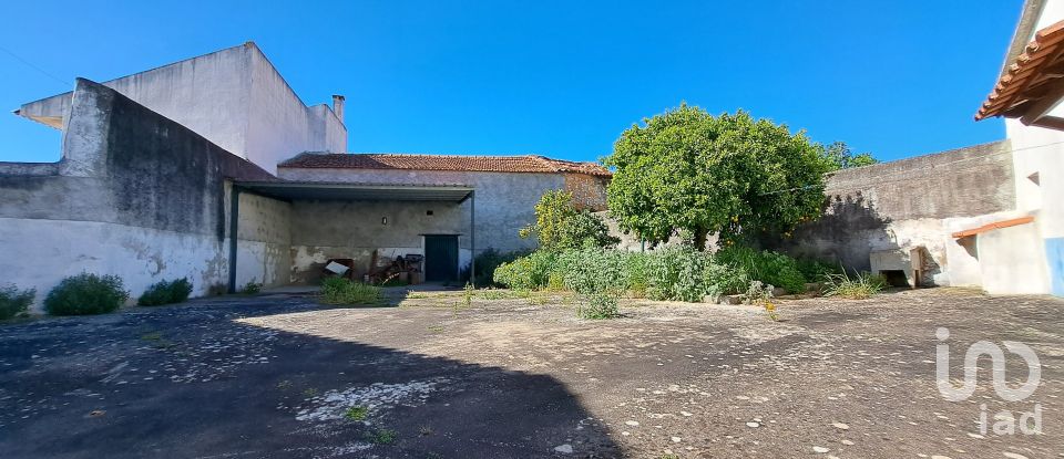 Casa de aldeia T3 em Azambujeira e Malaqueijo de 196 m²