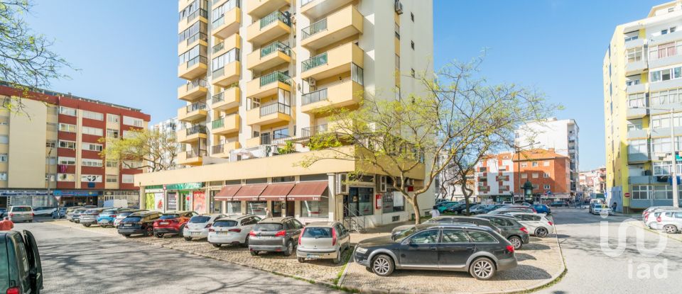 Loja / Estabelecimento Comercial em Costa da Caparica de 126 m²