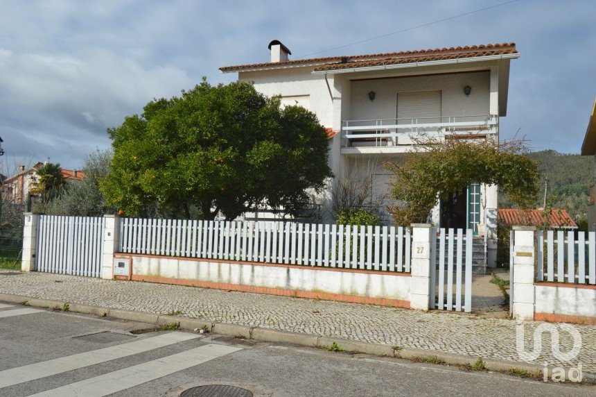 Traditional house T5 in Miranda do Corvo of 247 m²