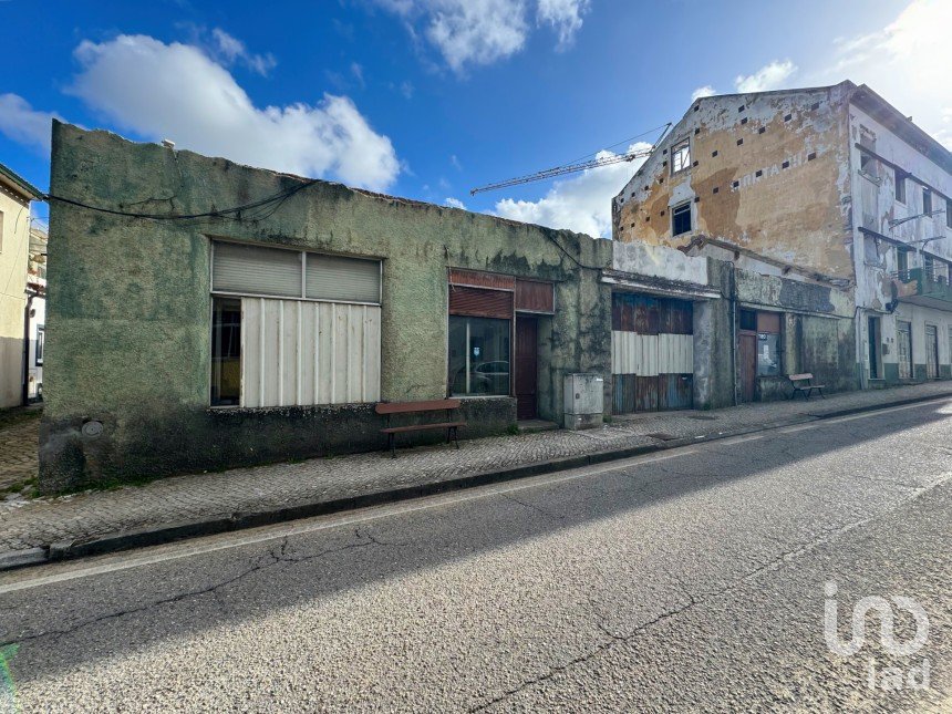 Bâtiment à Monte Real e Carvide de 519 m²