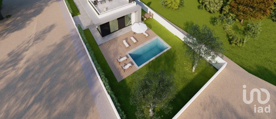 Gîte T4 à Atouguia da Baleia de 300 m²