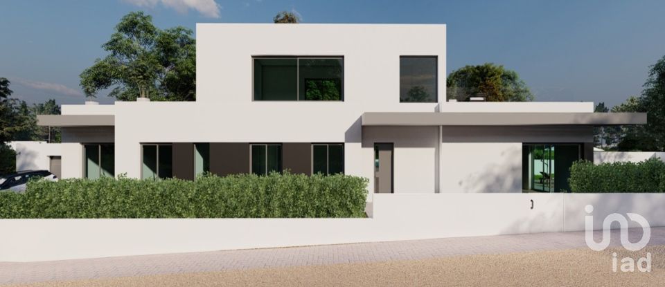 Casa T4 em Atouguia da Baleia de 300 m²