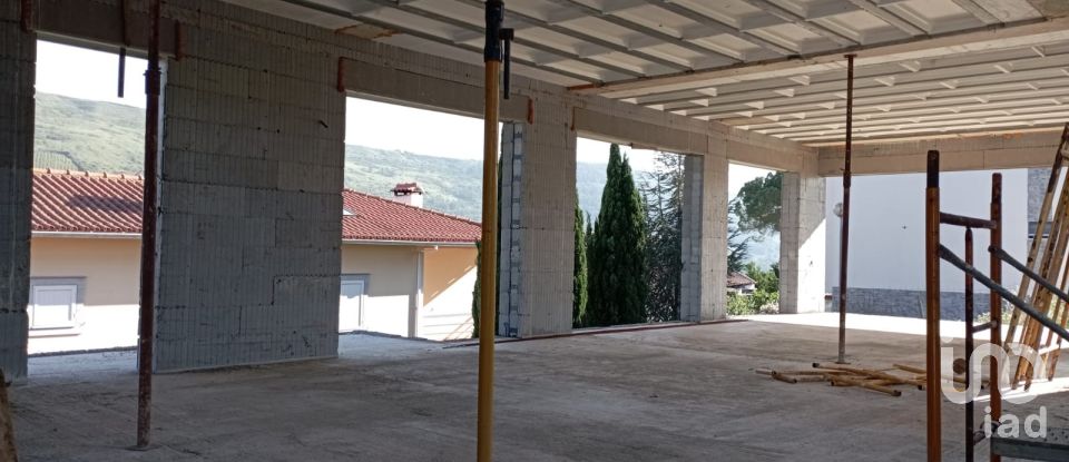 Habitação T3 em Bucelas de 360 m²