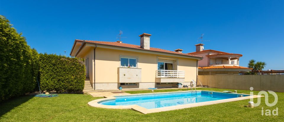 Casa / Villa T5 em Barcelos, Vila Boa e Vila Frescainha (São Martinho e São Pedro) de 316 m²