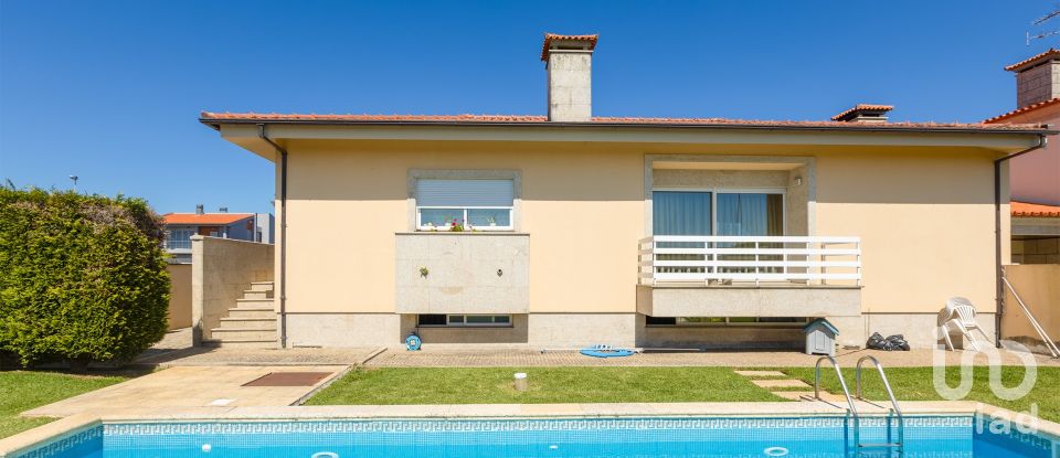 Casa / Villa T5 em Barcelos, Vila Boa e Vila Frescainha (São Martinho e São Pedro) de 316 m²