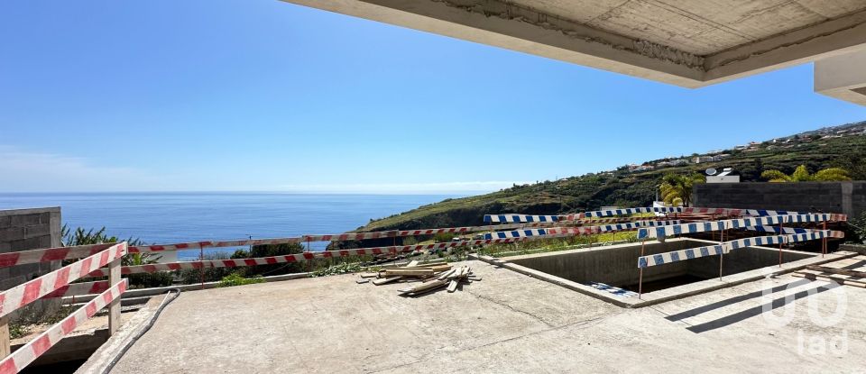 Maison T3 à Calheta de 324 m²