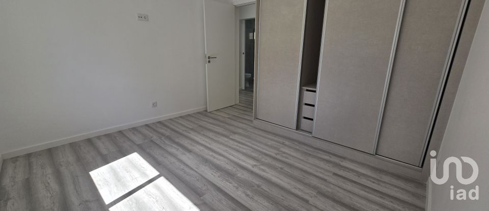 Apartamento T2 em Rio de Mouro de 67 m²