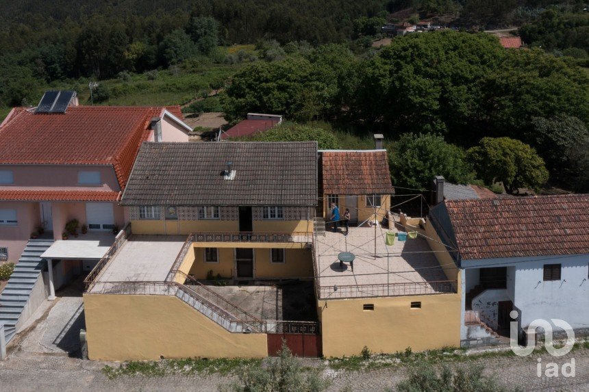 Maison de village T5 à Figueiró dos Vinhos e Bairradas de 281 m²