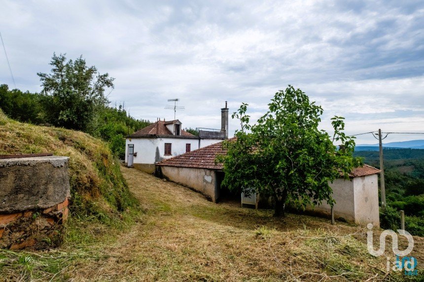 Gîte T3 à Pombeiro da Beira de 204 m²