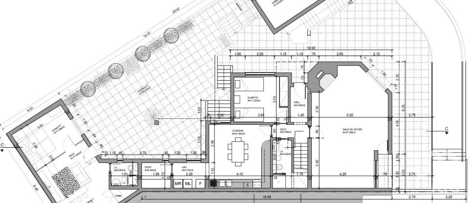 Prédio em São Gonçalo De Lagos de 198 m²