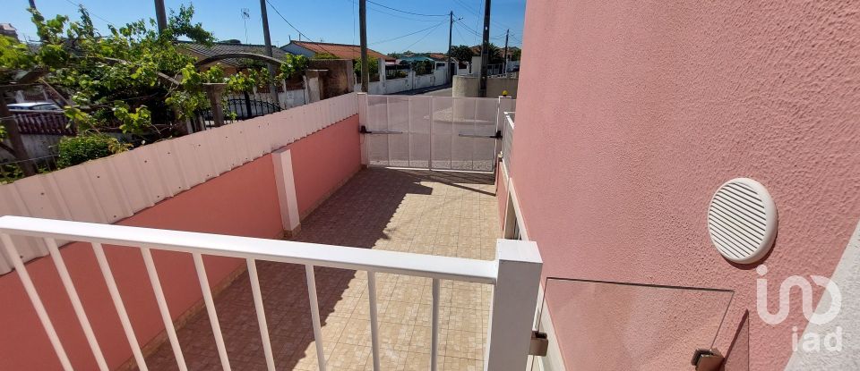 Gîte T3 à Charneca De Caparica E Sobreda de 255 m²