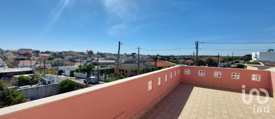 Casa T3 em Charneca De Caparica E Sobreda de 255 m²