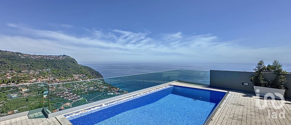 Casa / Villa T2 em Arco da Calheta de 146 m²