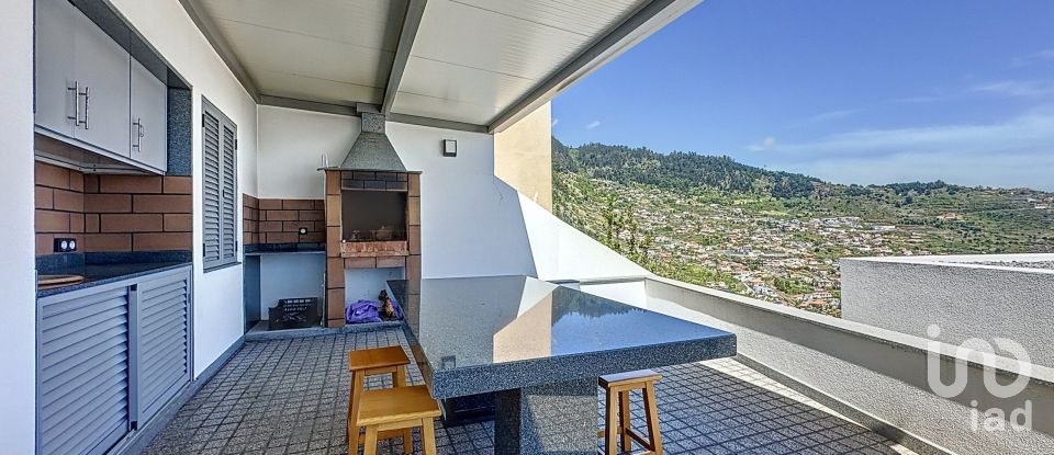 House T2 in Arco da Calheta of 146 m²