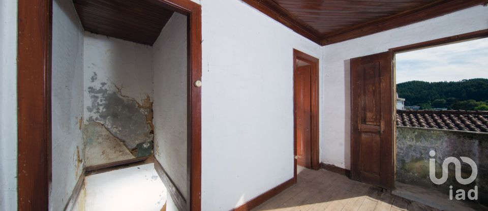 Casa T3 em Miranda do Corvo de 126 m²