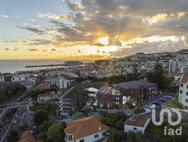 Apartamento T2 em Funchal (Santa Luzia) de 123 m²