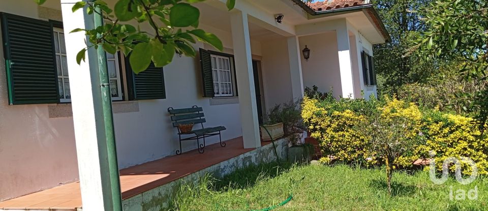 Casa / Villa T4 em Rebordões (Souto) de 233 m²