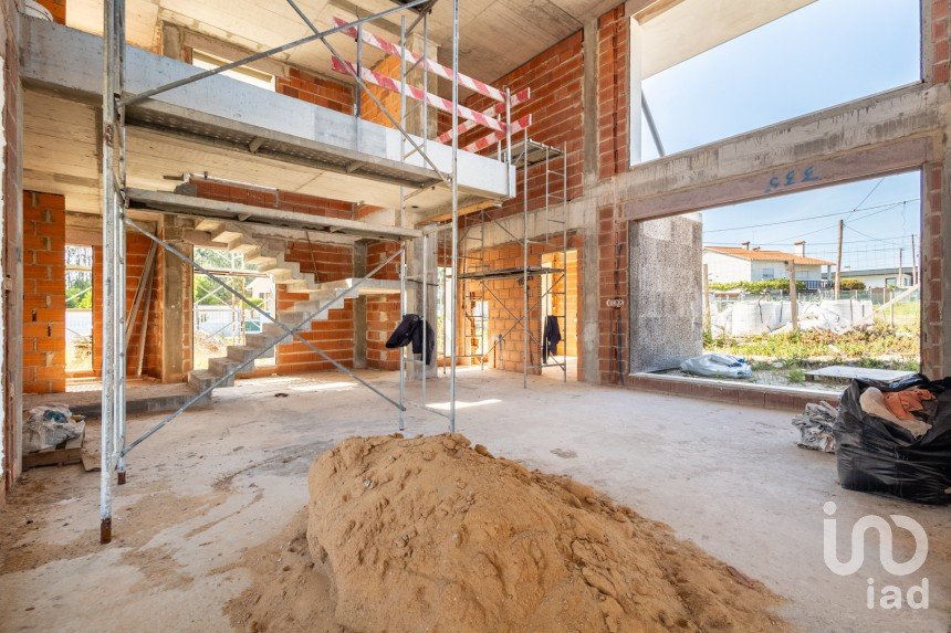 Casa T5 em Pataias e Martingança de 411 m²