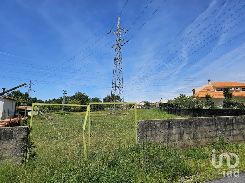 Agricultural land in Sandim, Olival, Lever e Crestuma of 2,200 m²