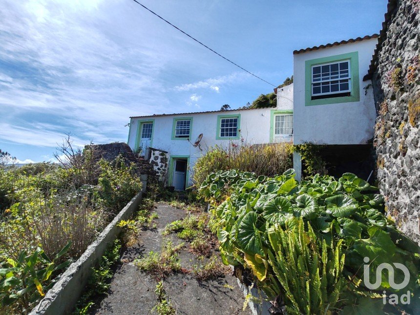 Casa tradicional T2 em Ribeiras de 108 m²