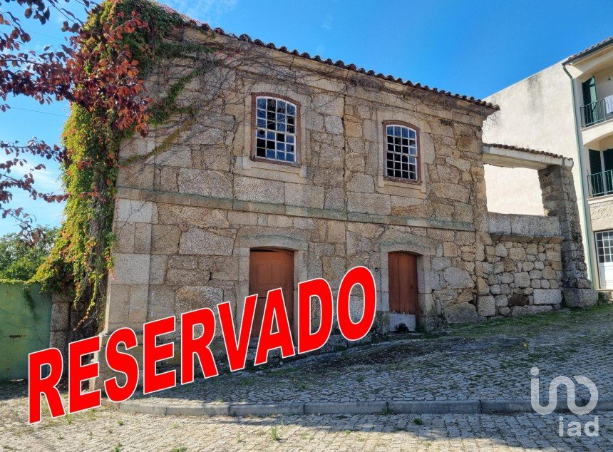 Casa tradicional T0 em Lajeosa do Mondego de 388 m²