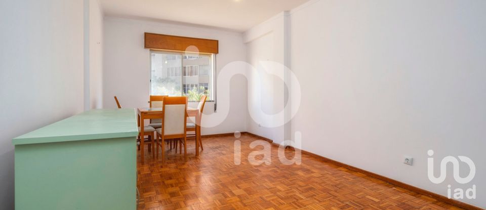 Apartamento T2 em Faro (Sé e São Pedro) de 71 m²