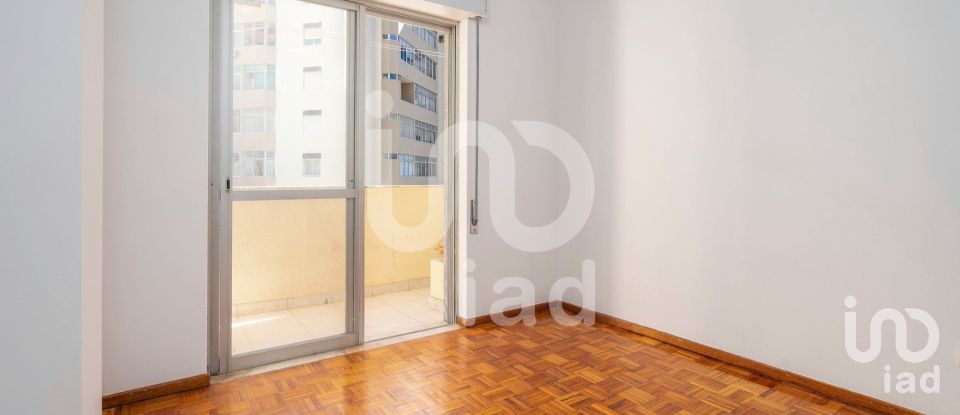 Apartamento T2 em Faro (Sé e São Pedro) de 71 m²