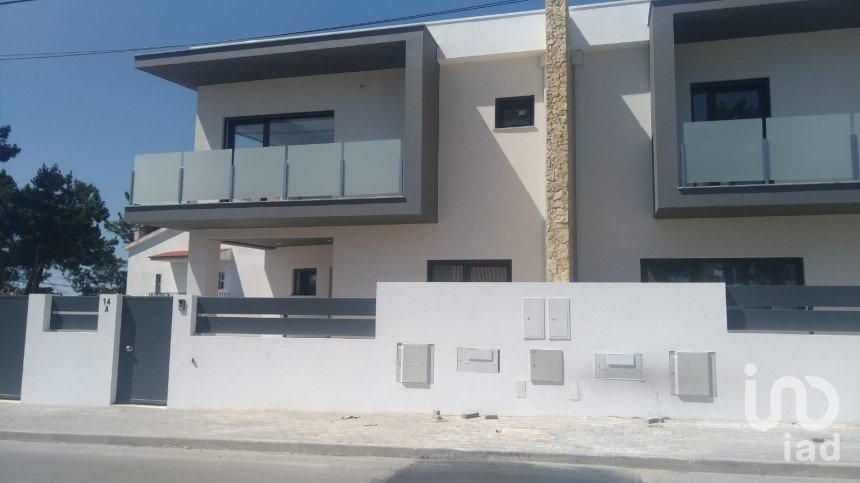 House T4 in Fernão Ferro of 285 m²